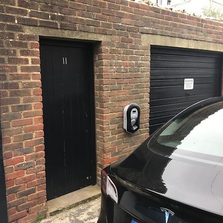 Brighton Beach Apartment Parking Free On-Site Ev Exterior foto